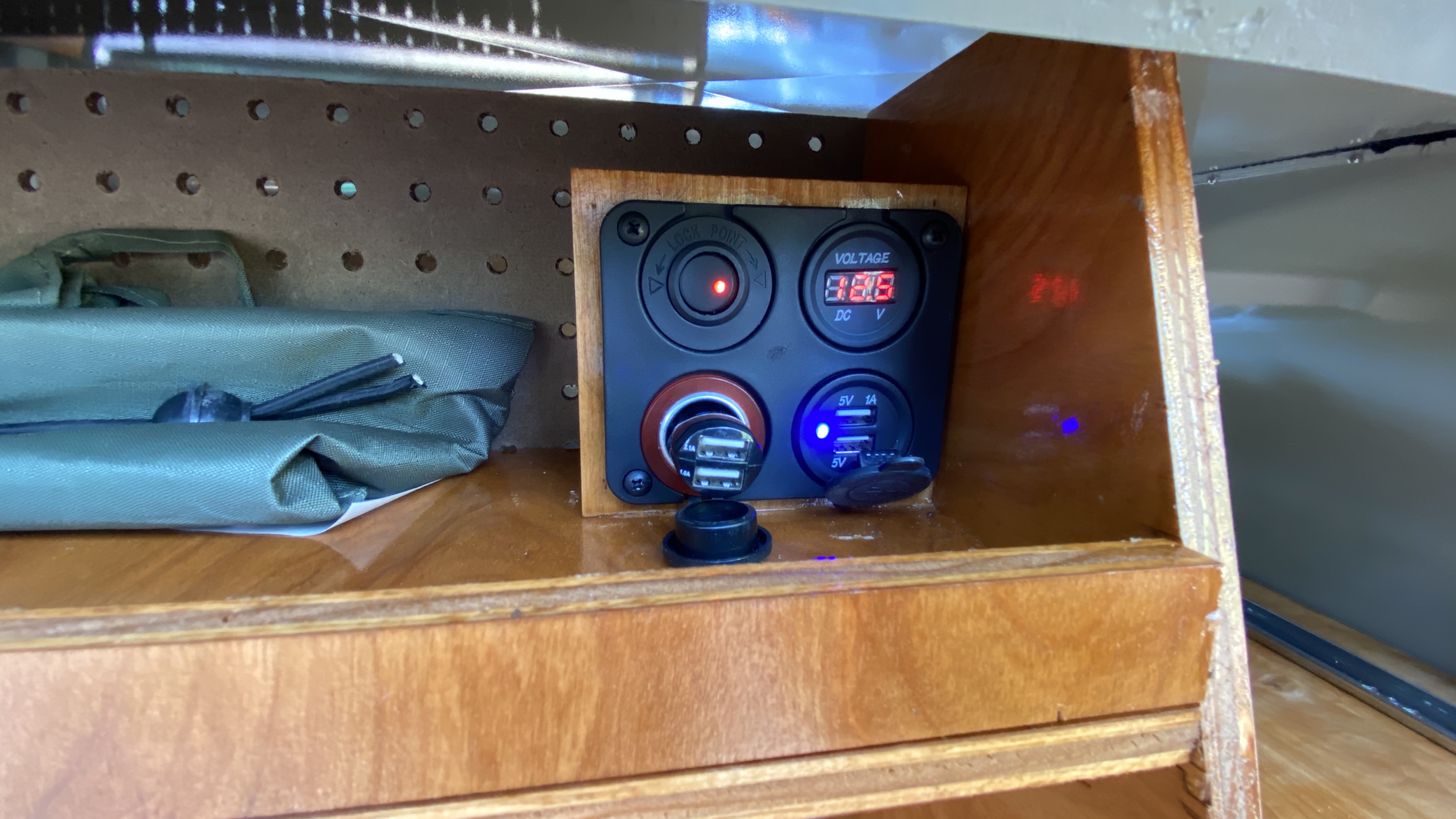 A5FBB0DE-DC07-4048-B52B-4BDE43122F62_1_201_a